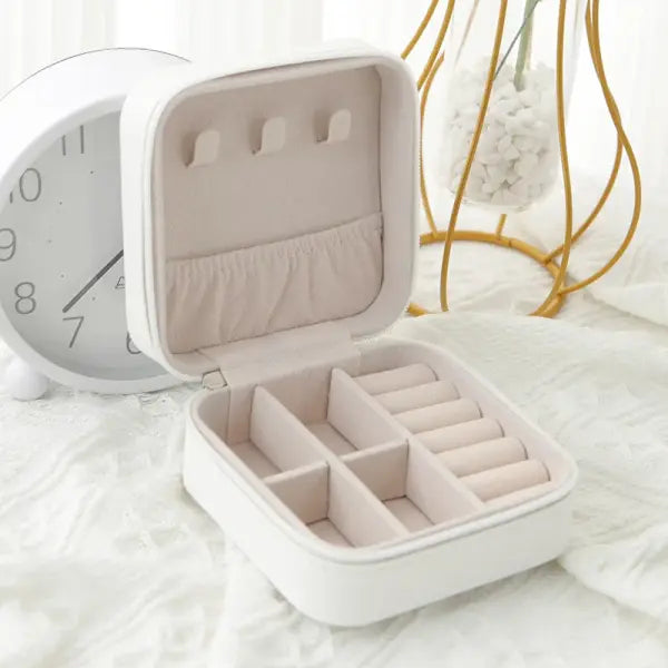 Single Layer Leather Jewelry Box 10cm Travel Jewelry Packaging - White
