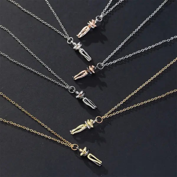 Classic Animal Hug Pendant Necklace Zinc Alloy in Black