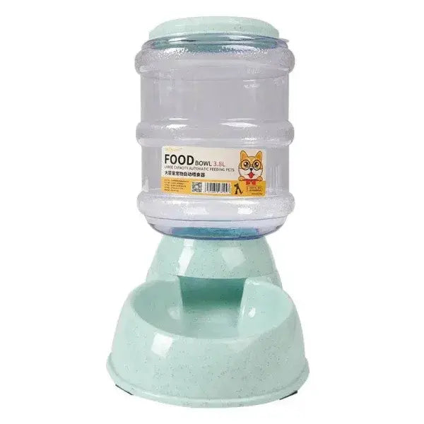 Convenient Hydration Dog Feeder with Plastic Water Bottle - Feeder Green