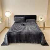 2025 autumn and winter new solid color imitation rabbit fur blanket thickened blanket drawn milk fleece blanket