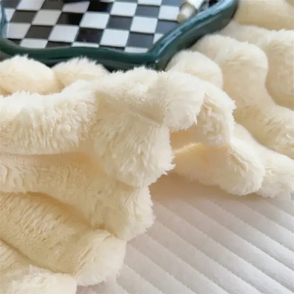 2025 autumn and winter new solid color imitation rabbit fur blanket thickened blanket drawn milk fleece blanket