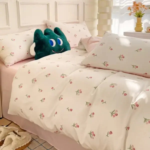 2025 new 3-piece cartoon heart-shaped plant floral print set a duvet cover and a pair of pillowcases (no padding)