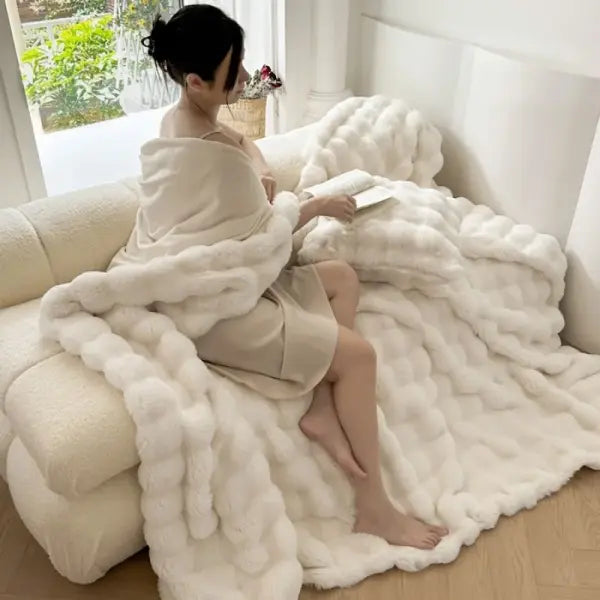 2025 new solid color imitation rabbit plush milk plush thickened thermal leisure home blanket office nap blanket