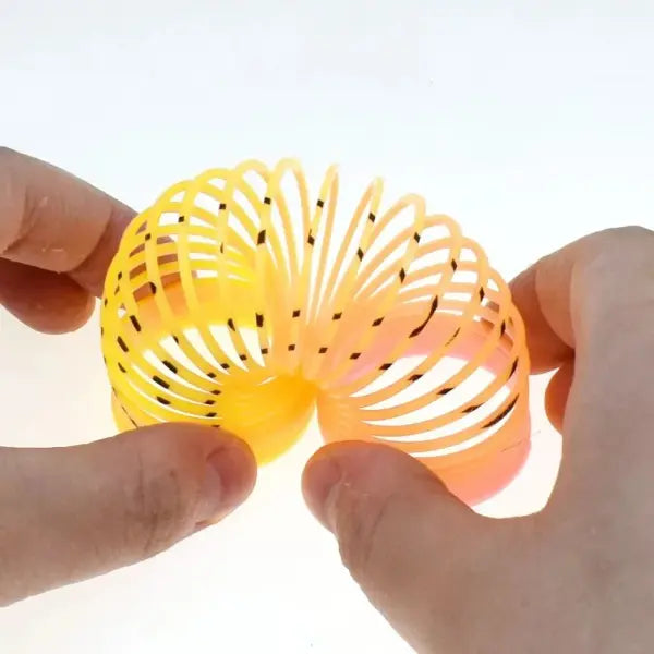 24PCS Rainbow Magic Springs Circle Toys Kids Birthday Party Favors Guests Giveaway Small Gifts Pinata Fillers Flexible