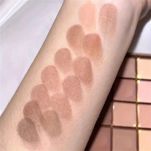 25-Color Eyeshadow Palette - Neutral Gray and Brown Earth Tones Coffee and Chocolate-Style Shades Creating a Versatile