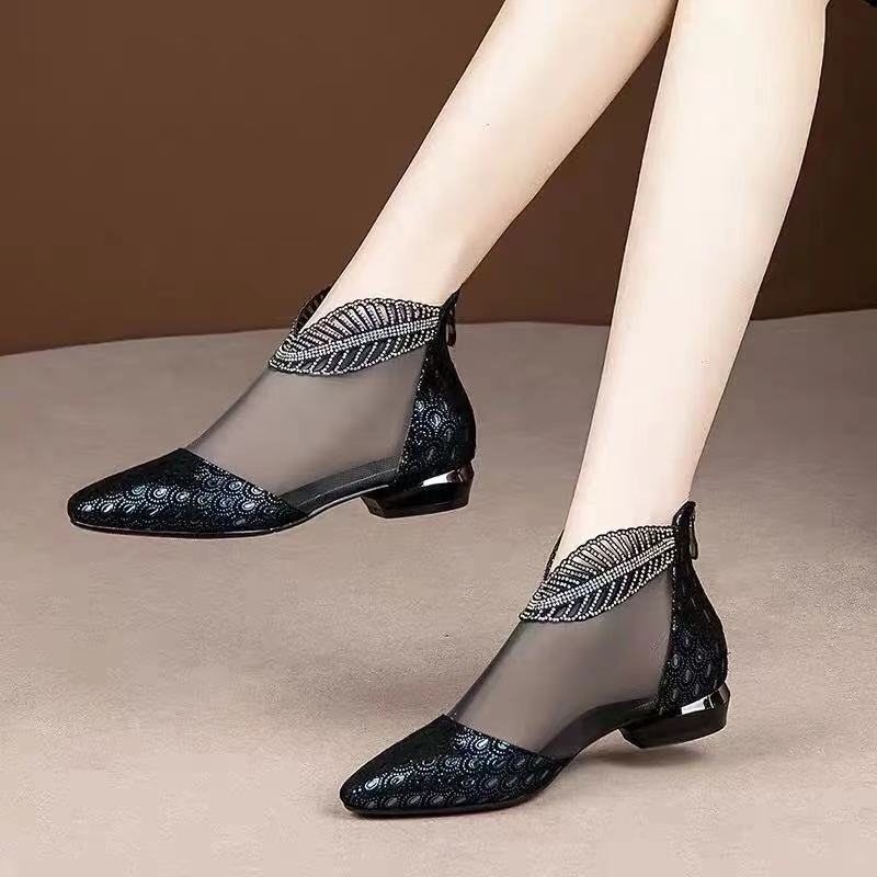 Soft Leather Flat Heel Net Boots Women''s Hollow Flat Bottom Sandals