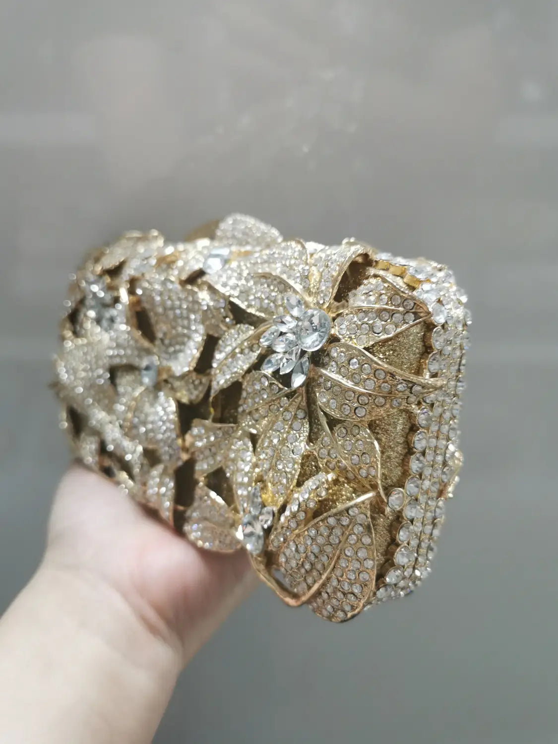 Crystal Flower Evening Bag: Elegant Handbag for Wedding and Bridal Parties