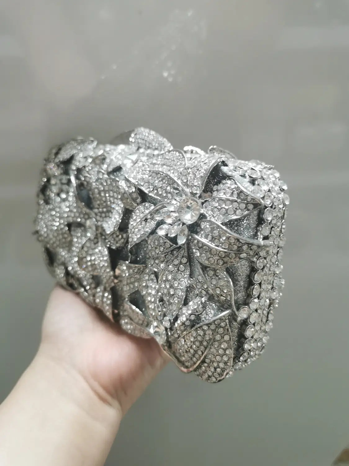 Crystal Flower Evening Bag: Elegant Handbag for Wedding and Bridal Parties