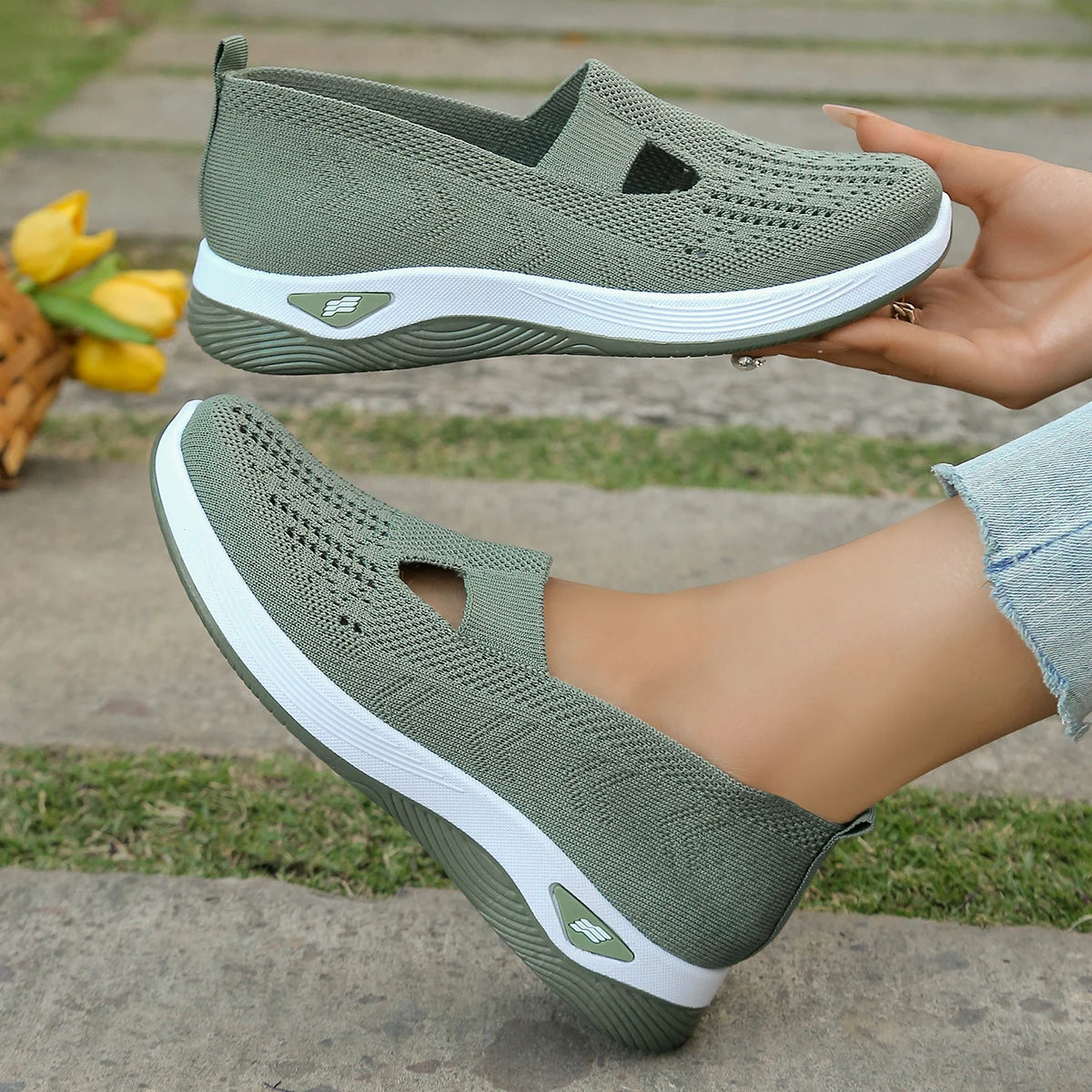 Women's Sports Shoes Flying Woven Mesh Breathable Summer Sneakers