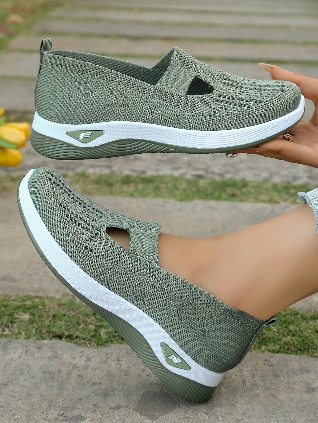 Women's Sports Shoes Flying Woven Mesh Breathable Summer Sneakers