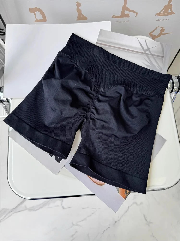 Low Waist Seamless Gym Shorts with Scrunch Butt Lifting Design
