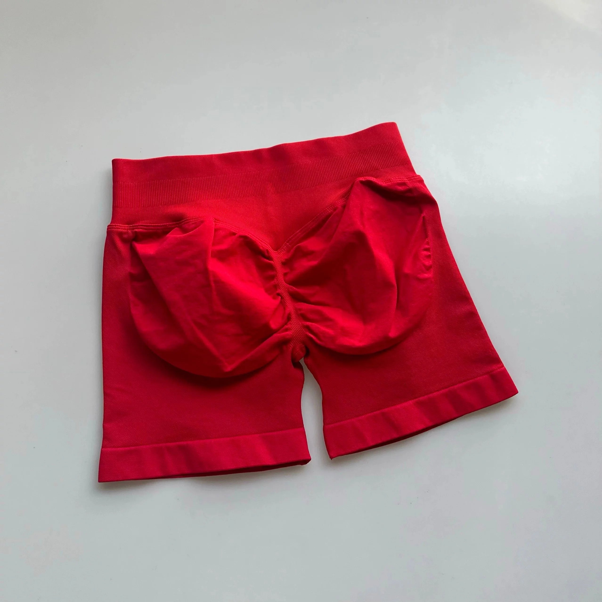 Low Waist Seamless Gym Shorts with Scrunch Butt Lifting Design