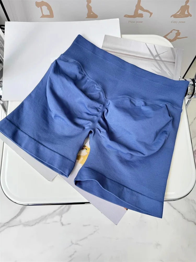 Low Waist Seamless Gym Shorts with Scrunch Butt Lifting Design