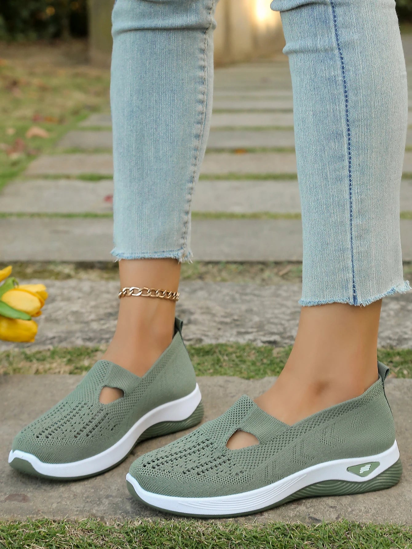 Women's Sports Shoes Flying Woven Mesh Breathable Summer Sneakers