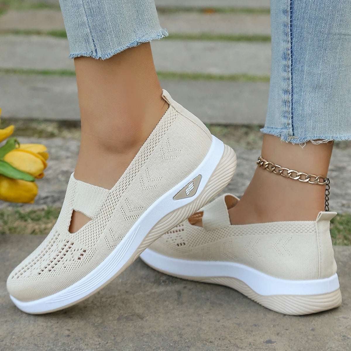 Women's Sports Shoes Flying Woven Mesh Breathable Summer Sneakers