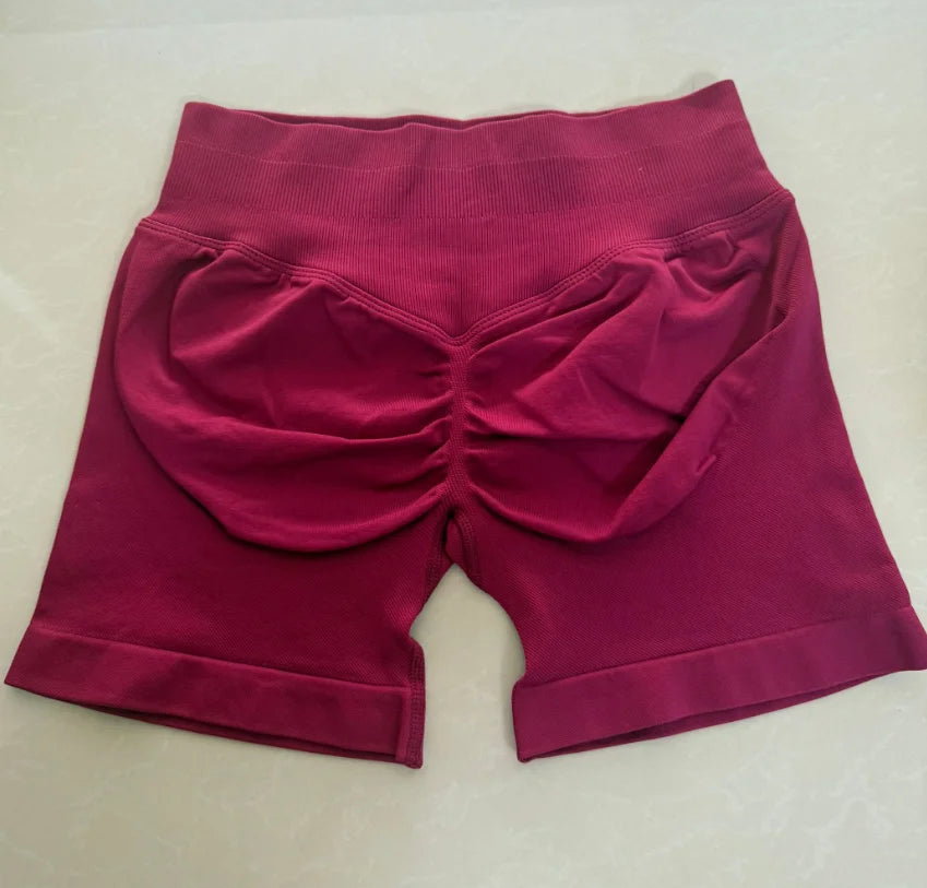 Low Waist Seamless Gym Shorts with Scrunch Butt Lifting Design