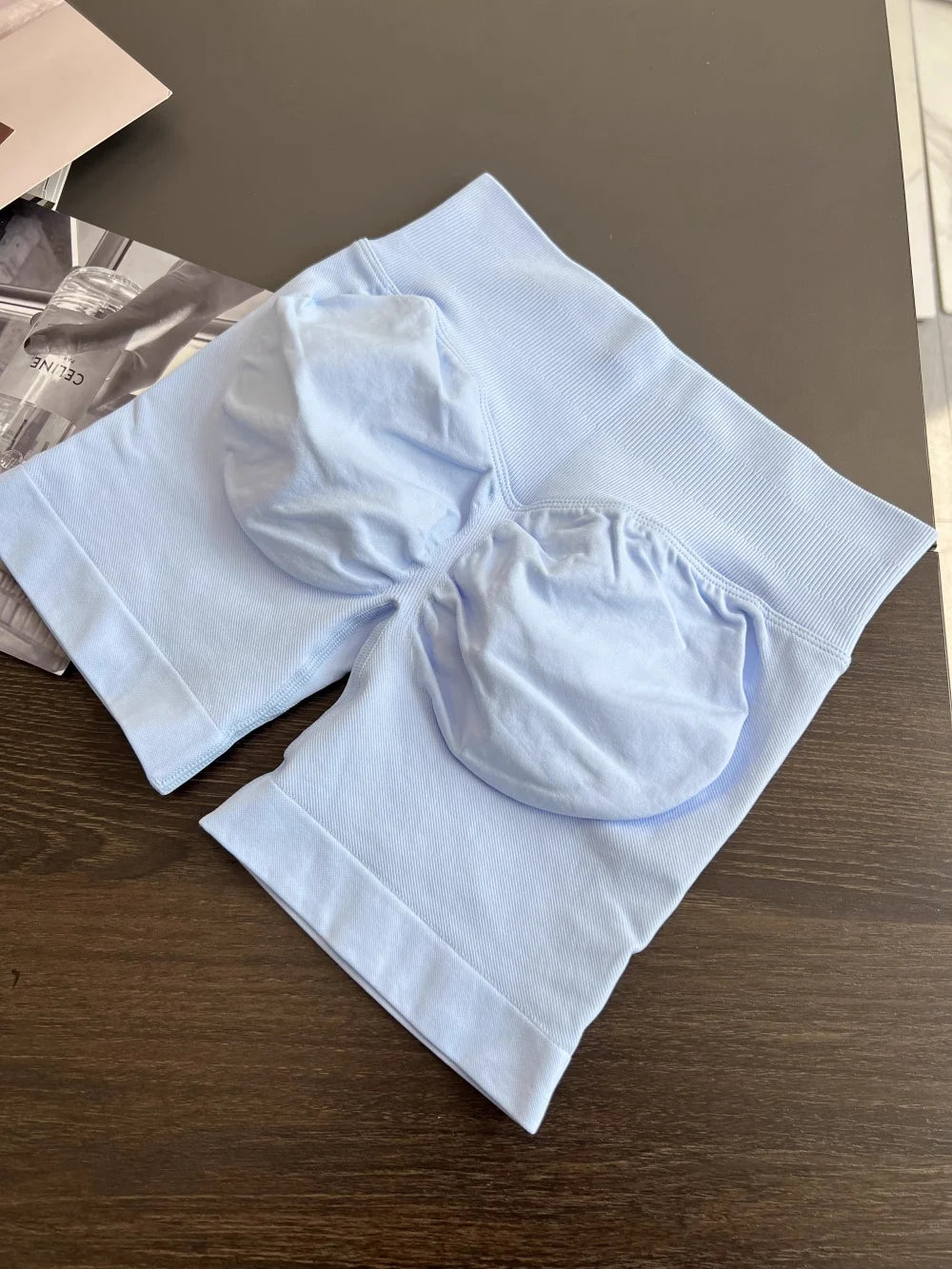 Low Waist Seamless Gym Shorts with Scrunch Butt Lifting Design