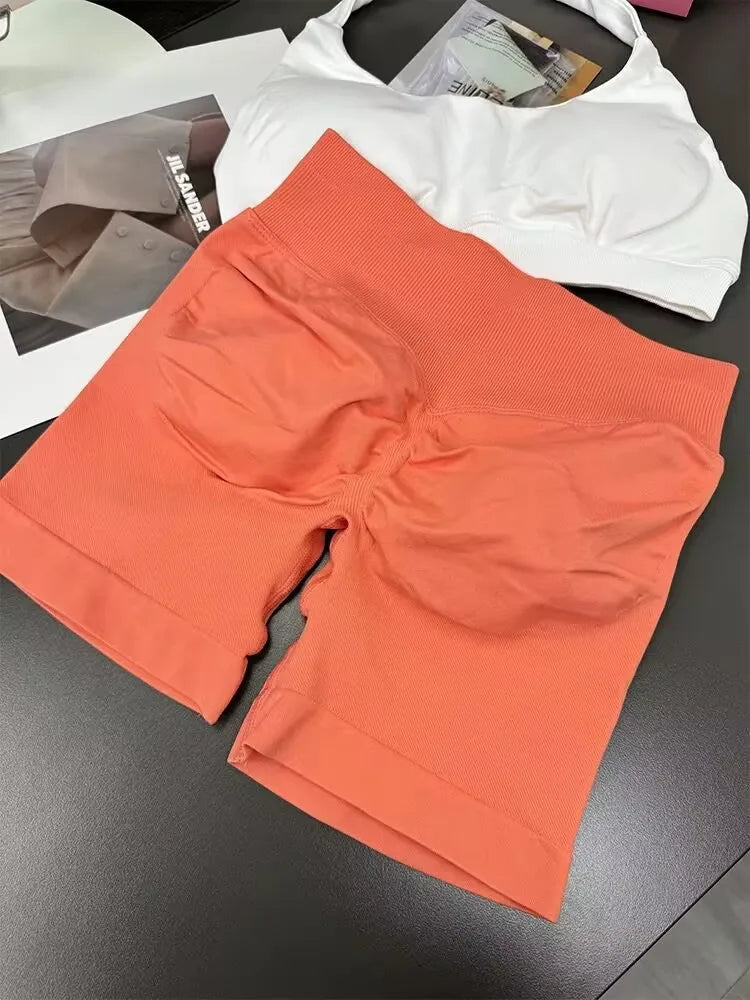 Low Waist Seamless Gym Shorts with Scrunch Butt Lifting Design