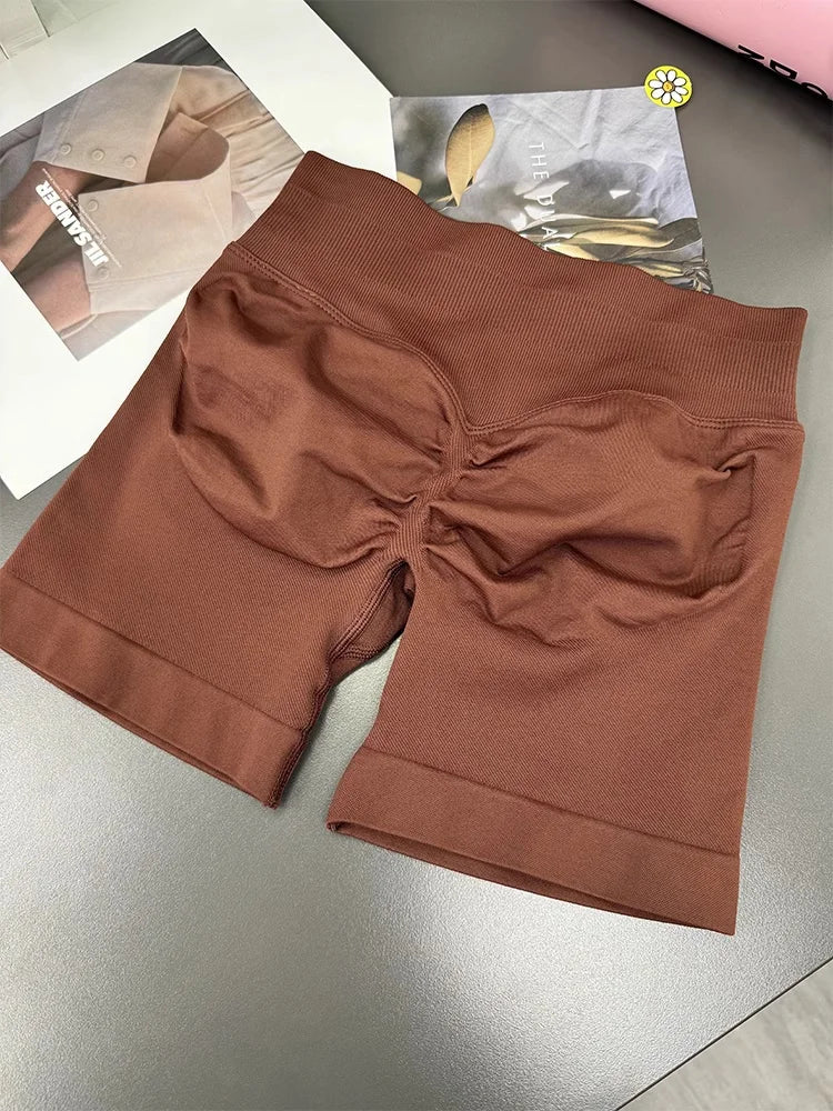 Low Waist Seamless Gym Shorts with Scrunch Butt Lifting Design