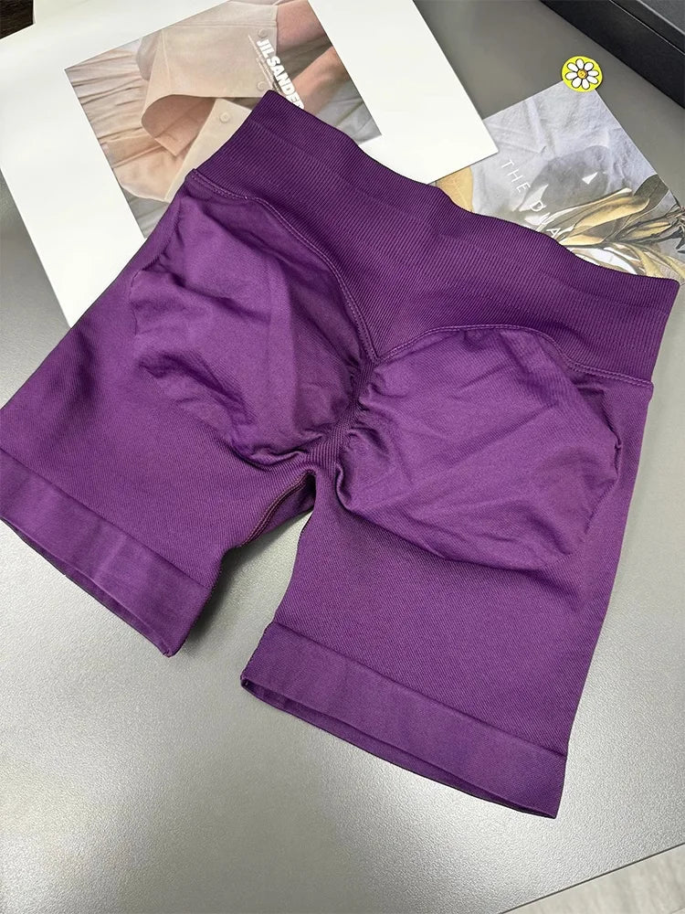 Low Waist Seamless Gym Shorts with Scrunch Butt Lifting Design