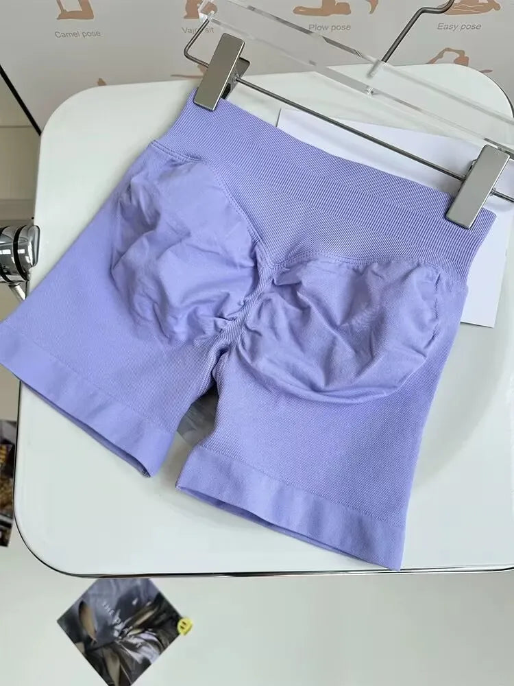 Low Waist Seamless Gym Shorts with Scrunch Butt Lifting Design