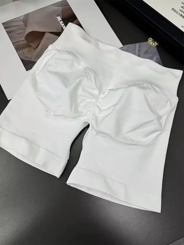 Low Waist Seamless Gym Shorts with Scrunch Butt Lifting Design