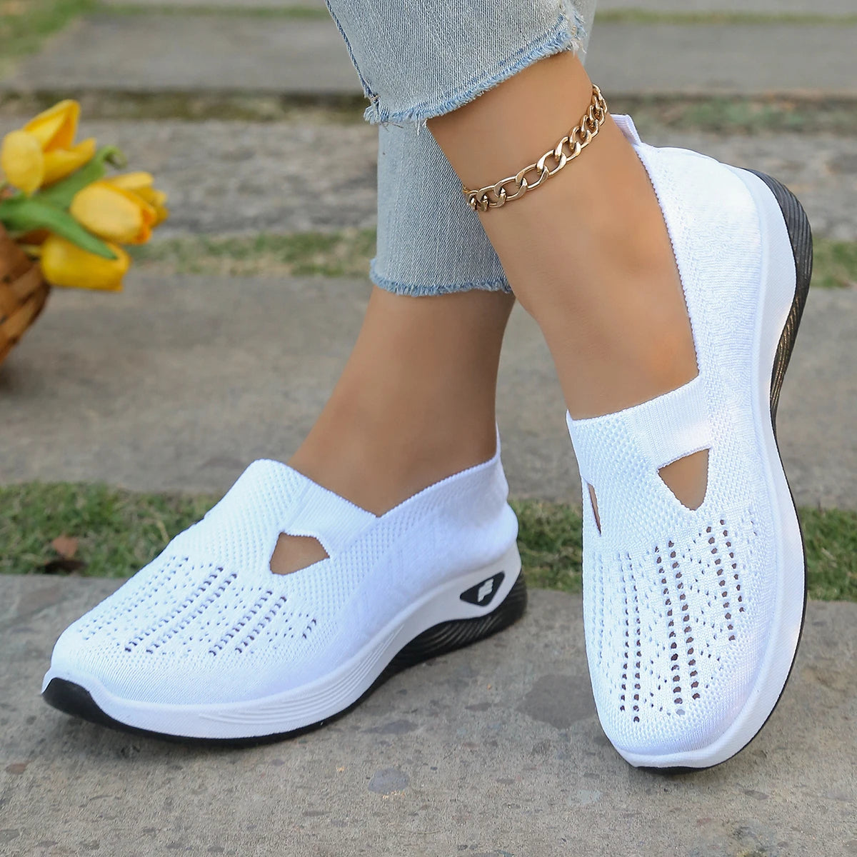 Women's Sports Shoes Flying Woven Mesh Breathable Summer Sneakers