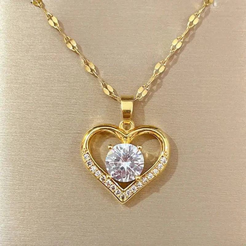 Artificial Gems Heart Pendant Necklace: Golden Stainless Steel Lips Chain - H433