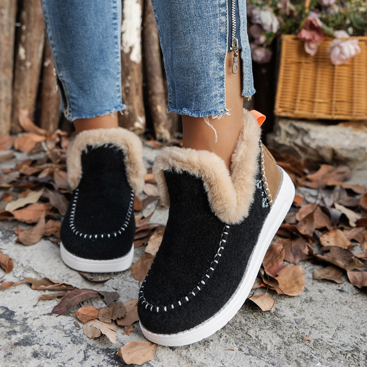 Fleece-lined Thick Plush Boots Warm Sewing Flat Cotton Shoes Winter Ankle Boot - Black / 36