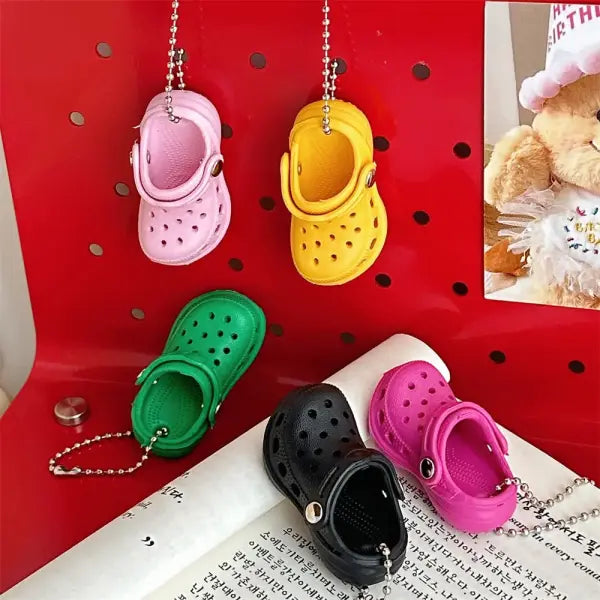 Creative Mini Slippers Keychain Pendant – Cute Hole Shoes Accessory for Couples Versatile Small Charm