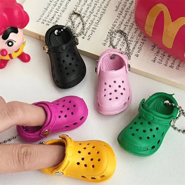 Creative Mini Slippers Keychain Pendant – Cute Hole Shoes Accessory for Couples Versatile Small Charm