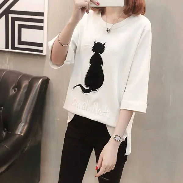Cute Cat T-Shirt – Adorable Women’s Cat T-Shirt for Everyday Wear - A / L