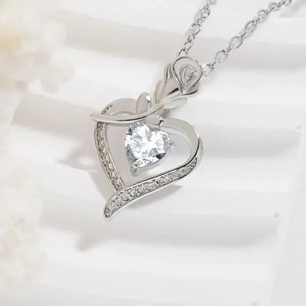 Elegant Style Heart shaped Pendant Necklace Hollow Design Mother’s Day Gift Party Suitable for Best Friends Without Box