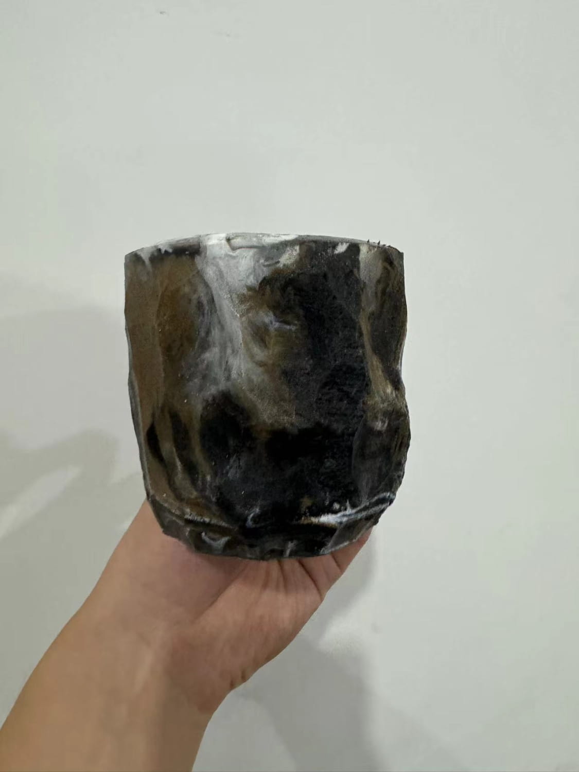 Elegant Resin Crystal Coffee Mug for Home and Workplace Decor