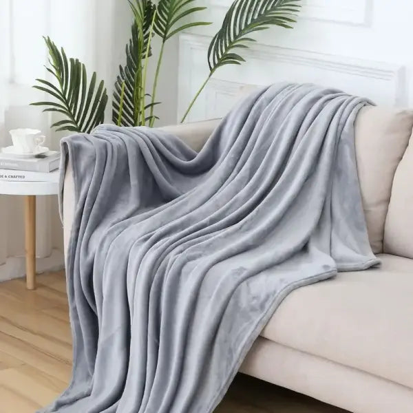 Luxury Fluffy Coral Velvet Throw Blanket - Thickened Warm Flannel Plush Blanket for Sofa & Bed - gray / 70x100cm
