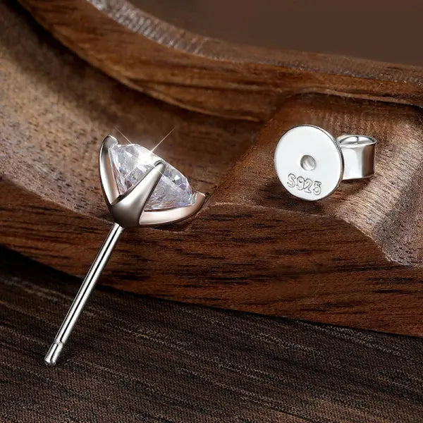 Moissanite Stud Earrings for Women and Men (S925 Sterling Silver) VVS1 GRA Certified