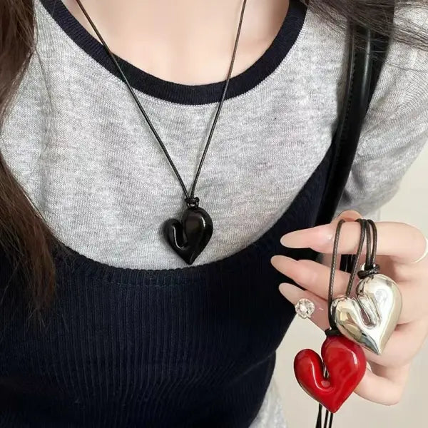 Red Heart Chain Necklace for Women (Red) – Vintage 80s Aesthetic