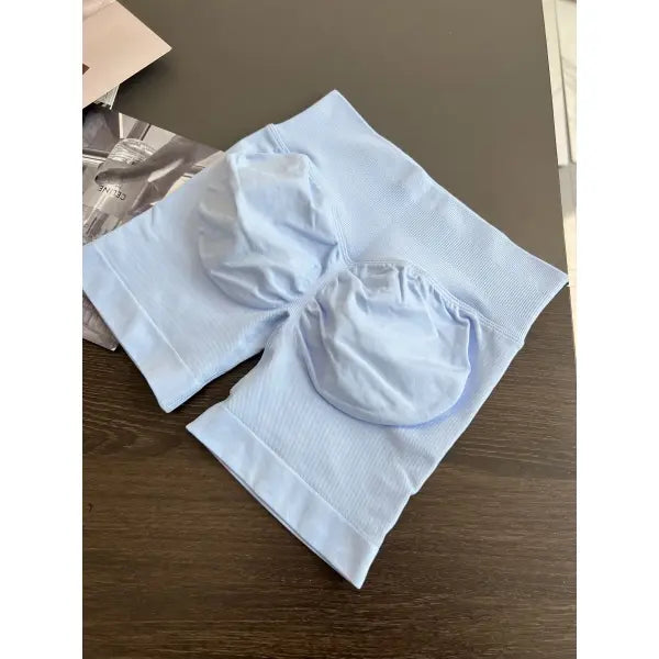 Low Waist Seamless Gym Shorts with Scrunch Butt Lifting Design