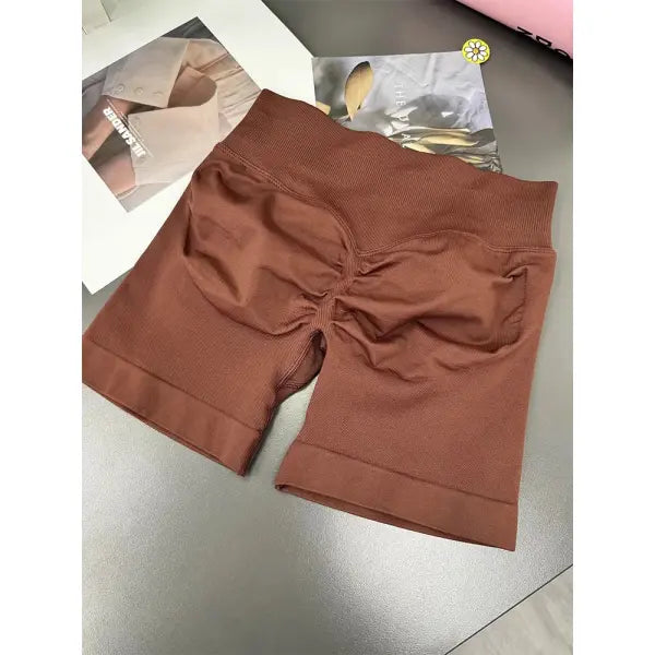 Low Waist Seamless Gym Shorts with Scrunch Butt Lifting Design - Brown / M
