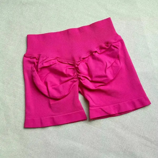 Low Waist Seamless Gym Shorts with Scrunch Butt Lifting Design - Dragon fruit / XS
