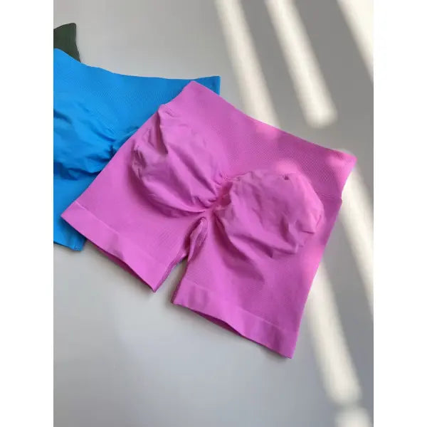 Low Waist Seamless Gym Shorts with Scrunch Butt Lifting Design - Flower Pink / XS