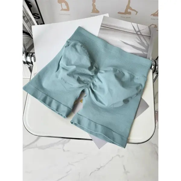Low Waist Seamless Gym Shorts with Scrunch Butt Lifting Design - Light Green / XS