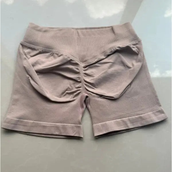 Low Waist Seamless Gym Shorts with Scrunch Butt Lifting Design - Mocha / L