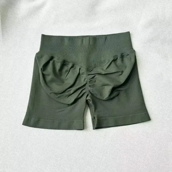 Low Waist Seamless Gym Shorts with Scrunch Butt Lifting Design - Olive green / XS
