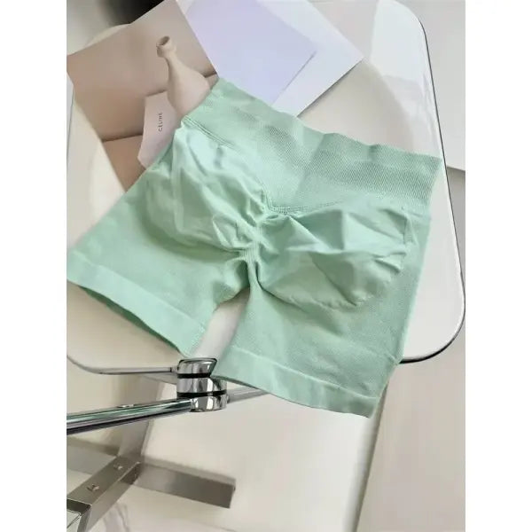 Low Waist Seamless Gym Shorts with Scrunch Butt Lifting Design - Palm Green / M