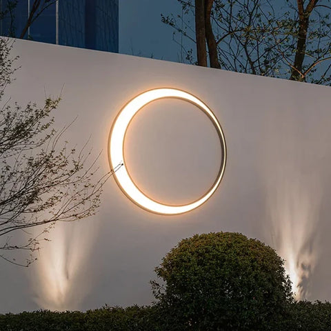 Modern Outdoor Wall Light - IP65 Waterproof LED Porch & Garden Lamp