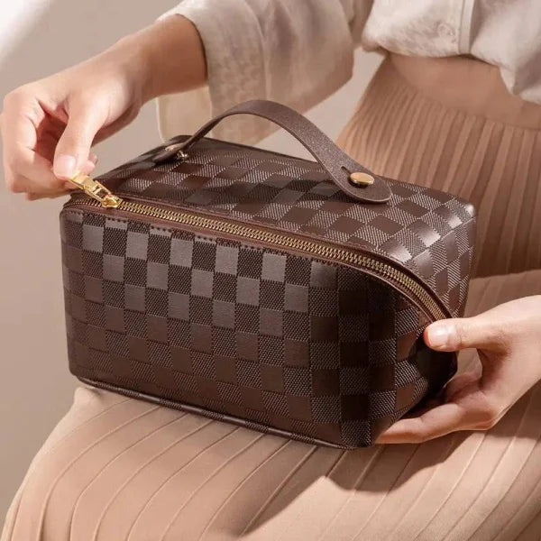 Mona Cosmetic Bag for Effortless Beauty and Organization - Himpall