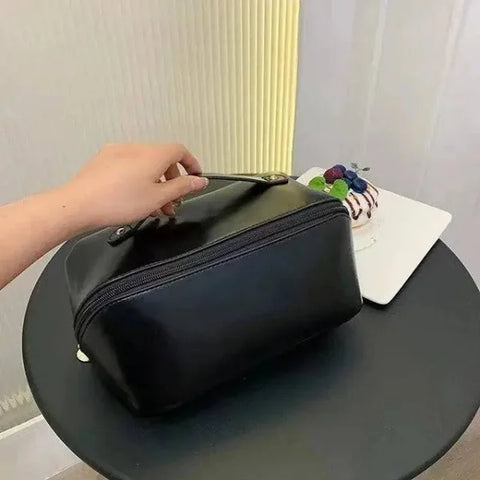 Mona Cosmetic Bag for Effortless Beauty and Organization - Himpall