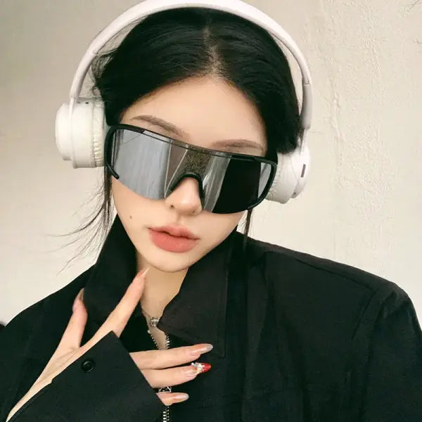 Y2K cycling sunglasses with windproof reflective lenses