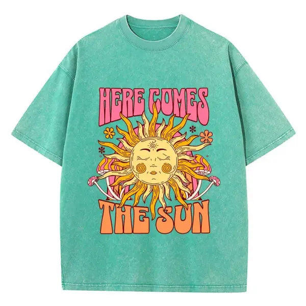 Women’s Oversized Washed Cotton T-Shirt – ’Here Comes The Sun’ Vintage Graphic Tee Retro Sun-Faded Loose Fit Summer Top